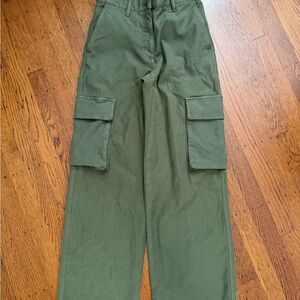 Wilfred Olive Cargo Pants in Military Green
